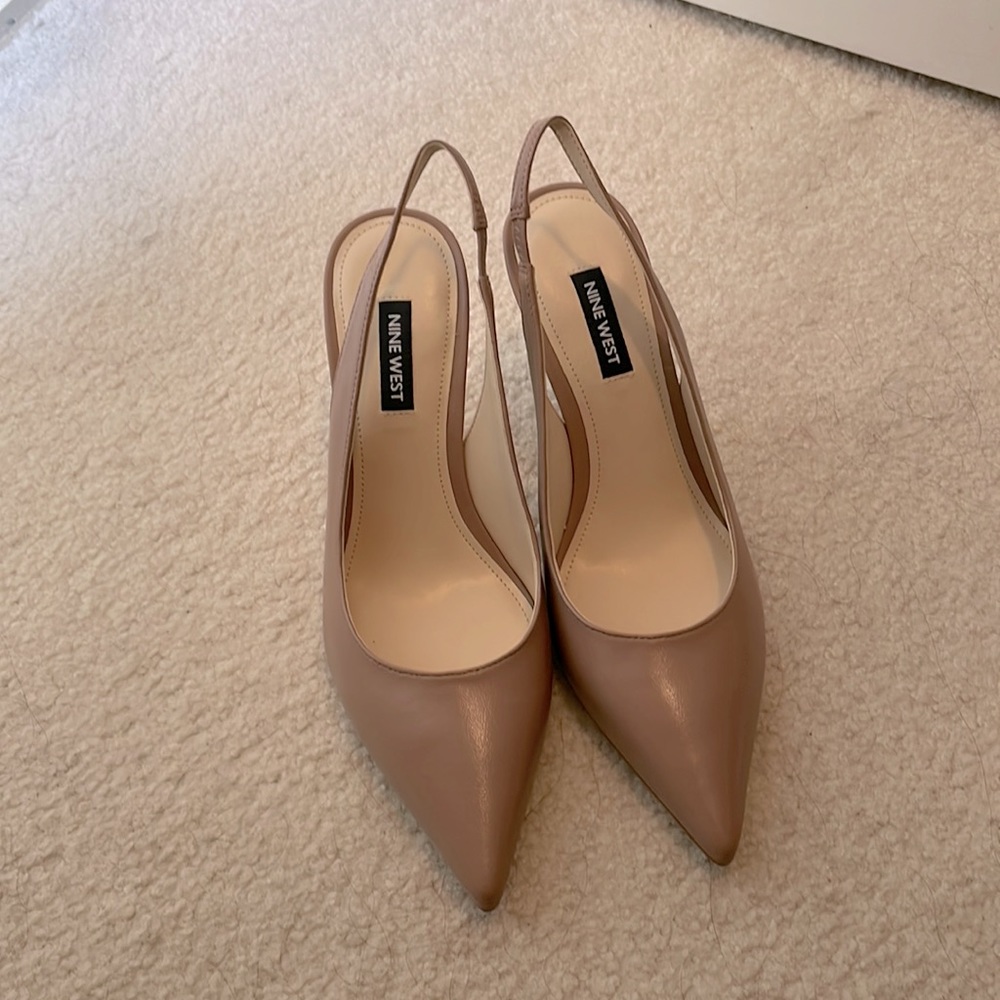 Nine West medium natural leather holly size 7